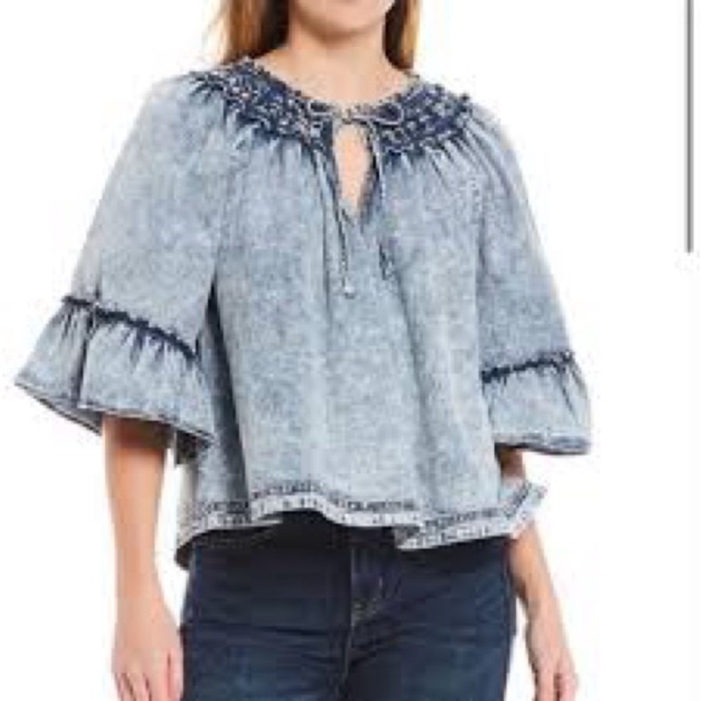 Free People Stylish Blue Denim Blouse with V-Neck and tie string bow. XSmall